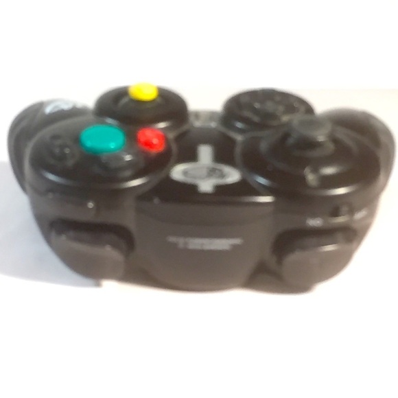 Game Cube Wireless Controller from Mad Catz - Picture 6 of 7